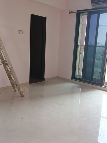 Room in 3 BHK Apartment at Juhi Greens, Seawoods – for Rent