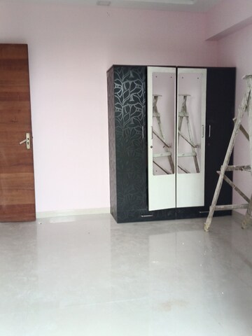 Room in 3 BHK Apartment at Juhi Greens, Seawoods – for Rent