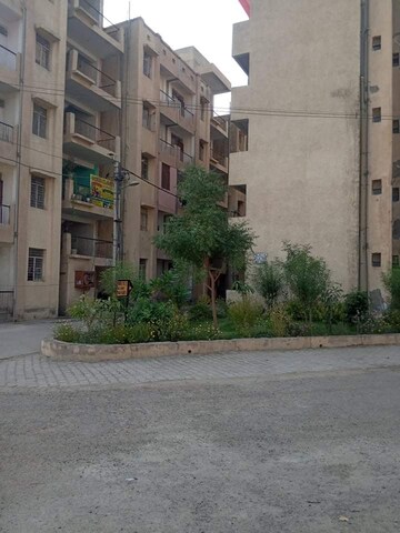 1 BHK Apartment For Resale in DDA LIG Flats Siraspur Siraspur Delhi  8180147