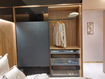 Furnished Amenities in 3 BHK Apartment at Kalpataru Vienta, Kandivali East – for Sale