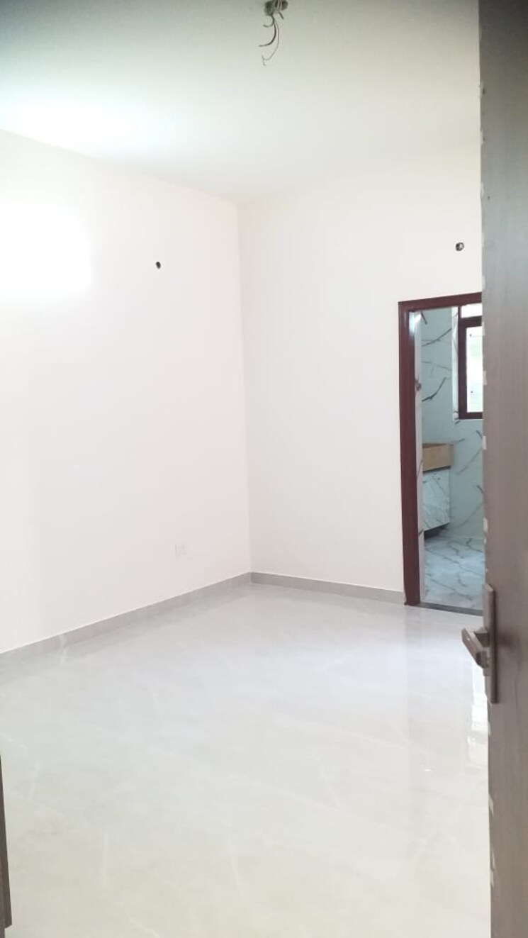 Room, purvanchal-silver-city 3 Bedroom 1415 Sq.Ft. Apartment In Sector 93 Noida 8180282