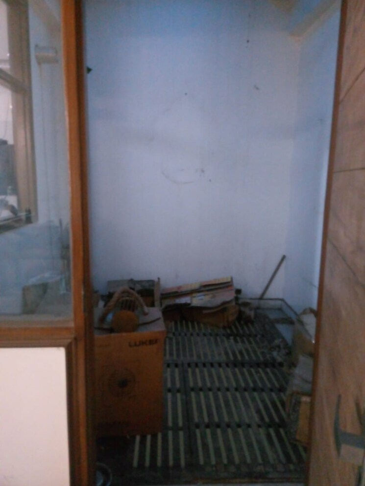 Bathroom, purvanchal-silver-city 3 Bedroom 1415 Sq.Ft. Apartment In Sector 93 Noida 8180282