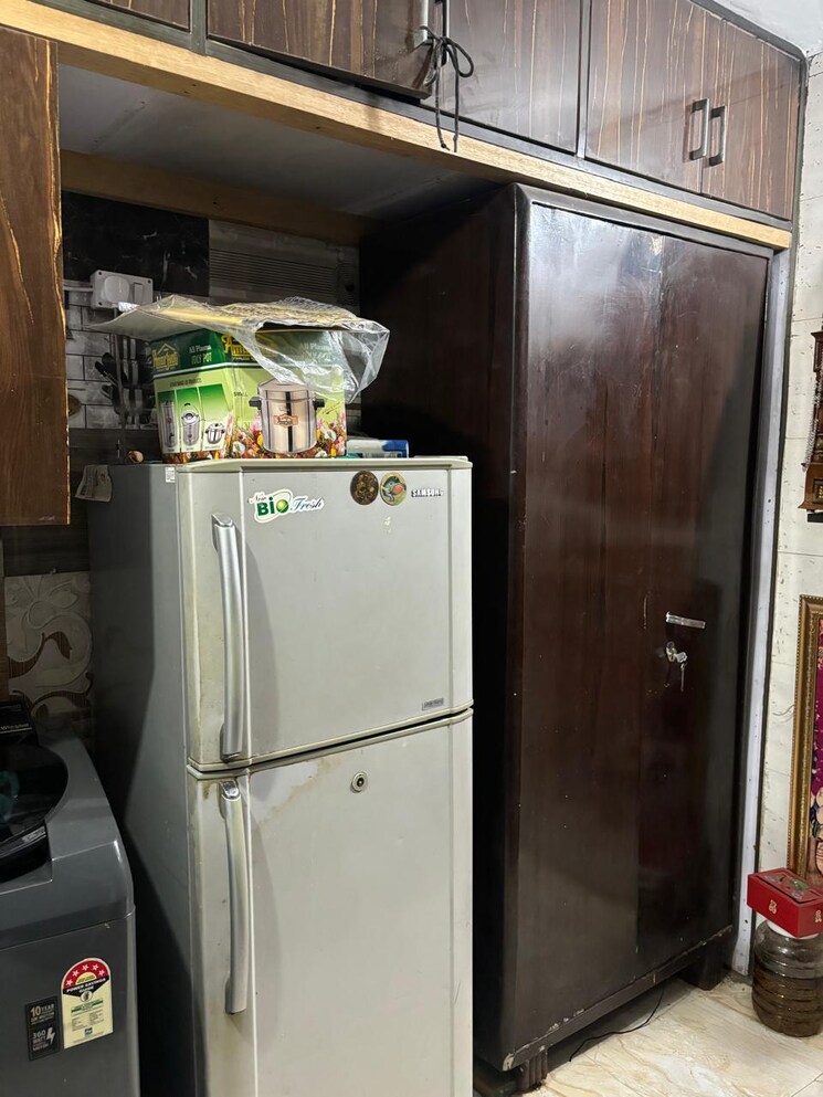 undefined, paschim vihar 1.5 Bedroom 50 Sq.Yd. Apartment In Paschim Vihar Delhi 8180279