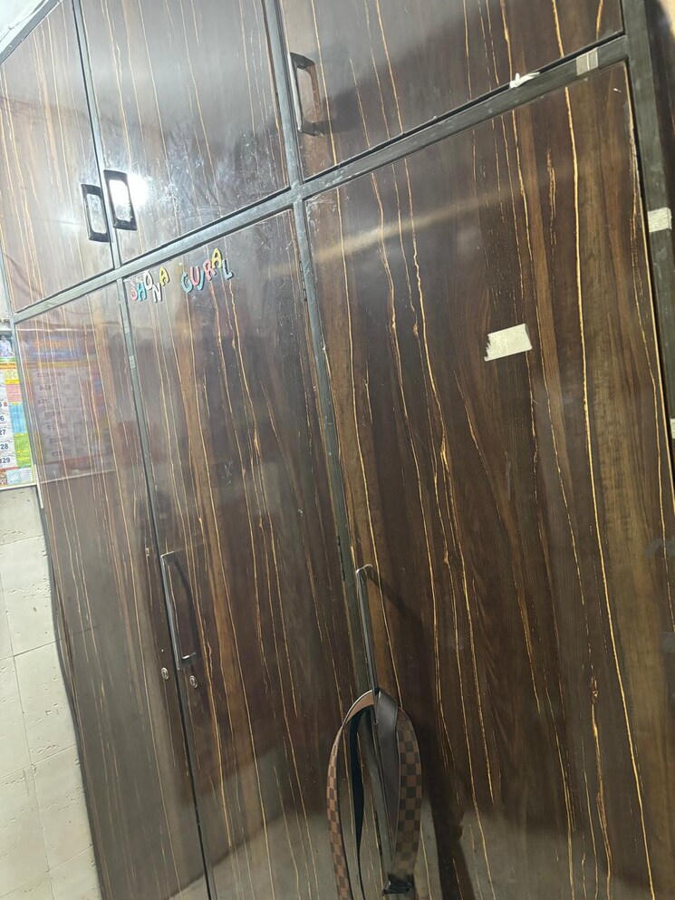 Other, paschim vihar 1.5 Bedroom 50 Sq.Yd. Apartment In Paschim Vihar Delhi 8180279