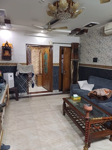 Living Room in 2.5 BHK Apartment at Paschim Vihar – for Rent