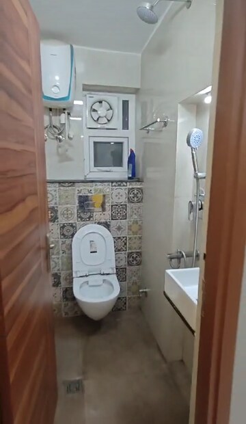 Bathroom in 3.5 BHK Apartment at Kendriya Vihar, Sector 56 – for Rent