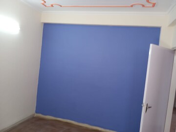 Furnished Amenities in 3 BHK Builder Floor at Unitech South City II, Sector 50 – for Rent