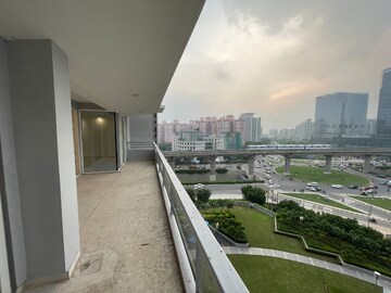 Balcony in 4 BHK Apartment at DLF The Belaire, Sector 54 – for Rent