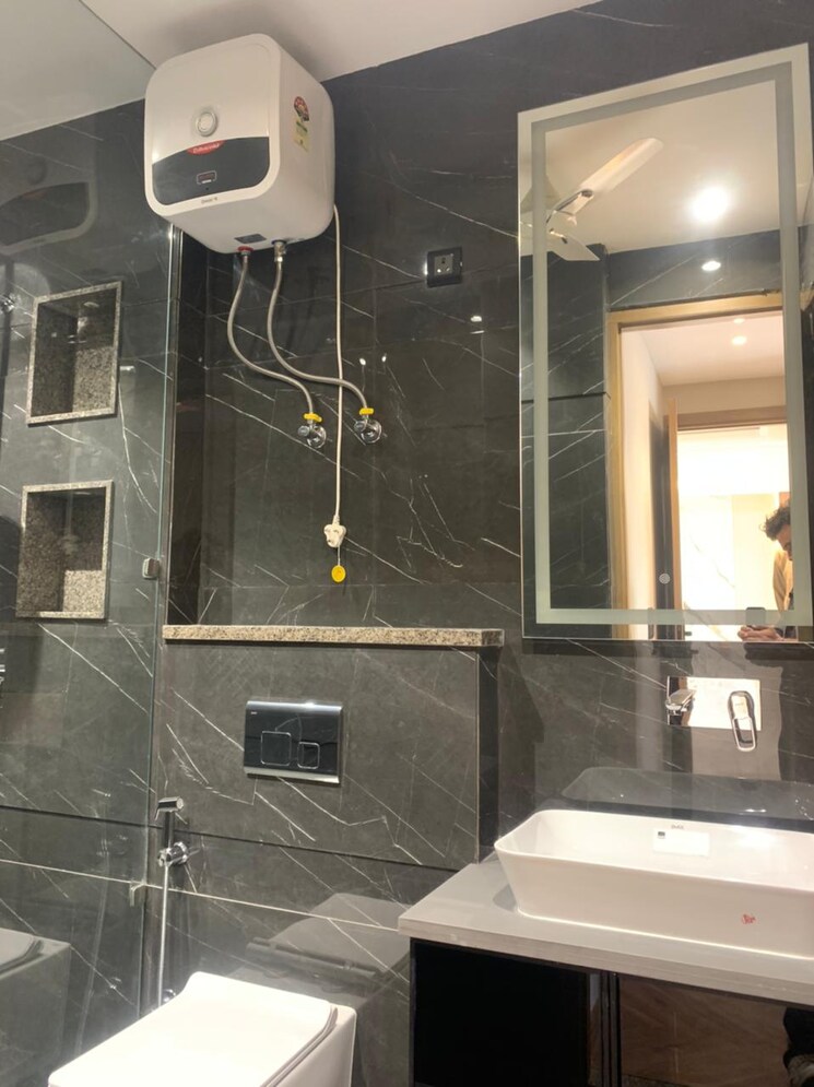 Bathroom, hong-kong-bazaar 4 Bedroom 2367 Sq.Ft. Builder Floor In Sector 57 Gurgaon 8180402