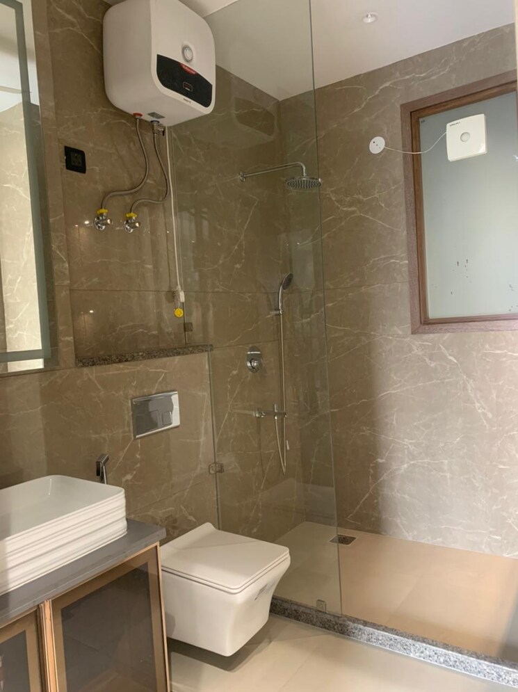 Bathroom, hong-kong-bazaar 4 Bedroom 2367 Sq.Ft. Builder Floor In Sector 57 Gurgaon 8180402