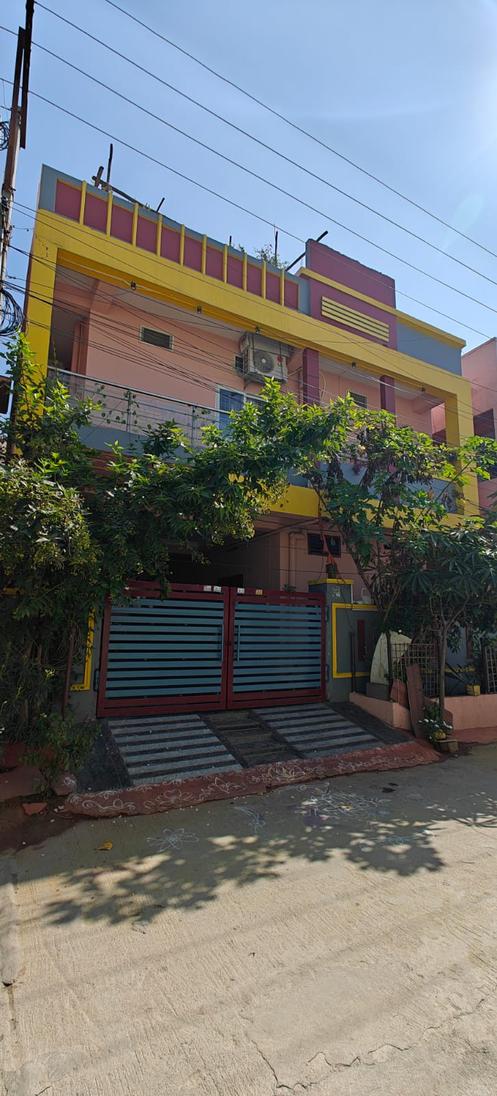 3 BHK + Pooja Room,Study Room,Extra Room 250 Sq.Ft. Builder Floor in BPTP Parkland Pride