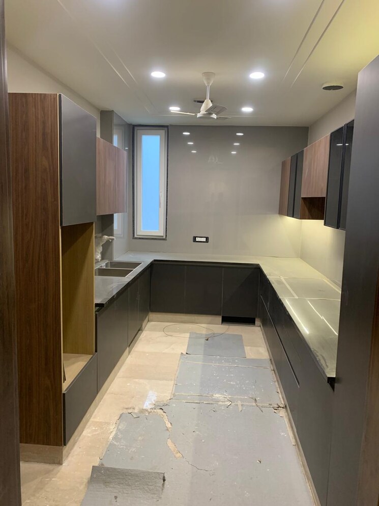 Kitchen, hong-kong-bazaar 4 Bedroom 2700 Sq.Ft. Builder Floor In Sector 57 Gurgaon 8180417