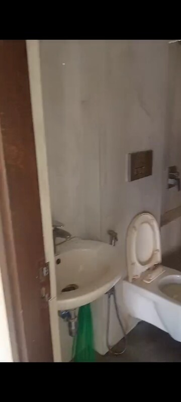 Bathroom in 4 BHK Apartment at LnT Emerald Isle Phase II, Powai – for Rent