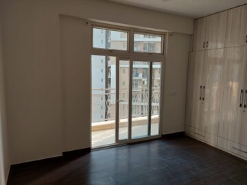 Room in 3 BHK Apartment at Mahagun Mywoods, Sector 16c Greater Noida – for Rent