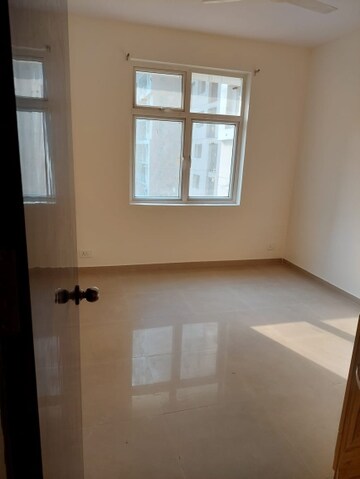 Room in 3 BHK Apartment at Mahagun Mywoods, Sector 16c Greater Noida – for Rent