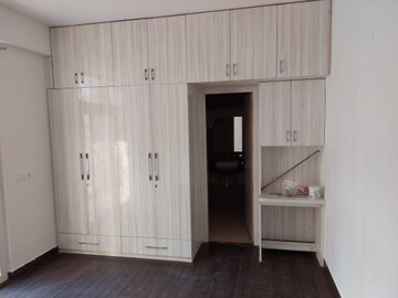 Room in 3 BHK Apartment at Mahagun Mywoods, Sector 16c Greater Noida – for Rent