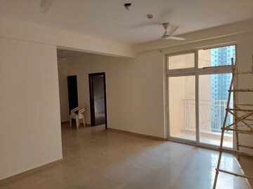 Room in 3 BHK Apartment at Mahagun Mywoods, Sector 16c Greater Noida – for Rent