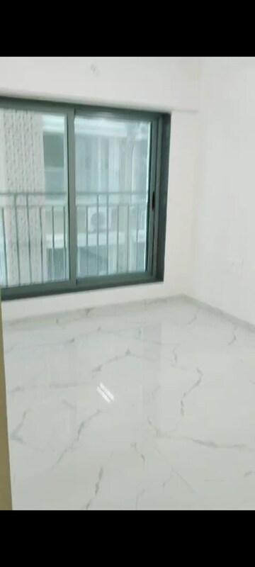 Room in 3 BHK Apartment at Shree Kaveri Heights, Ghatkopar East – for Rent