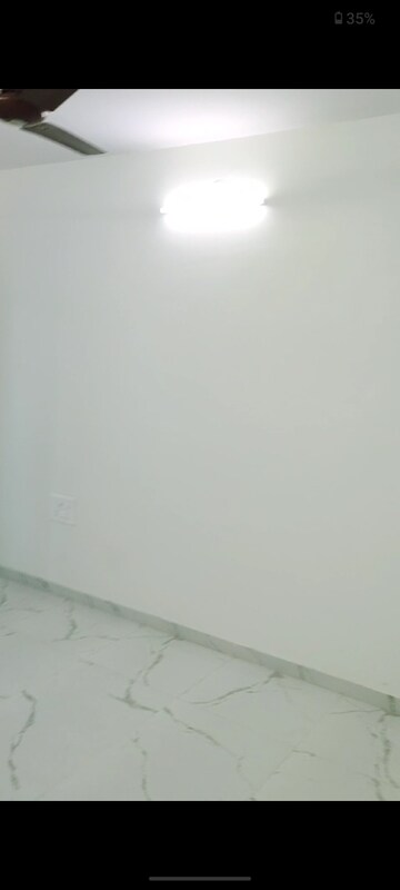 Room in 3 BHK Apartment at Shree Kaveri Heights, Ghatkopar East – for Rent