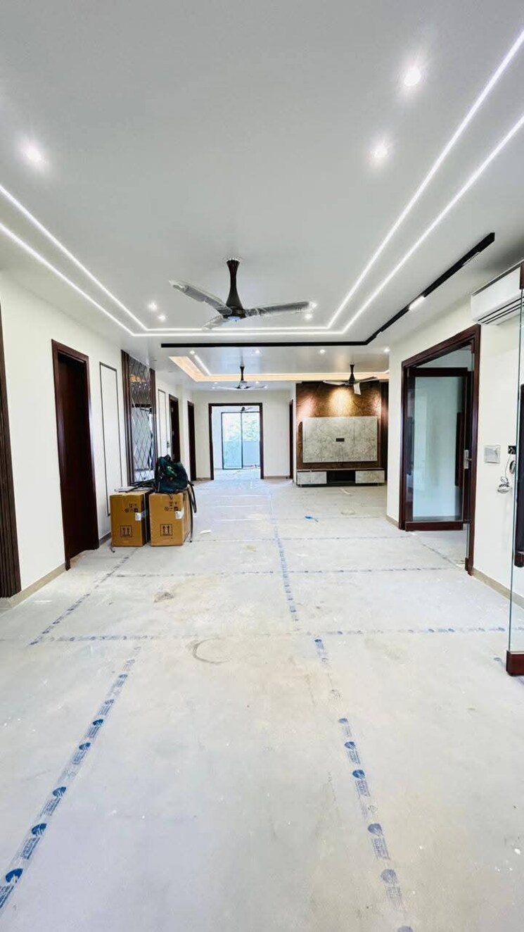 Living Room, emaar-the-palm-drive-the-premier-terraces 3 Bedroom 1950 Sq.Ft. Apartment In Sector 66 Gurgaon 8180455