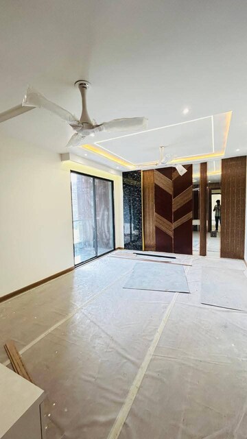 Bedroom in 3 BHK Apartment at Emaar The Palm Drive-The Premier Terraces, Sector 66 – for Sale