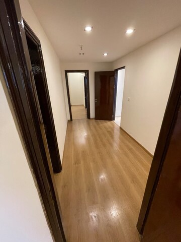 Building Lobby in 4 BHK Apartment at DLF The Magnolias, Sector 42 – for Sale