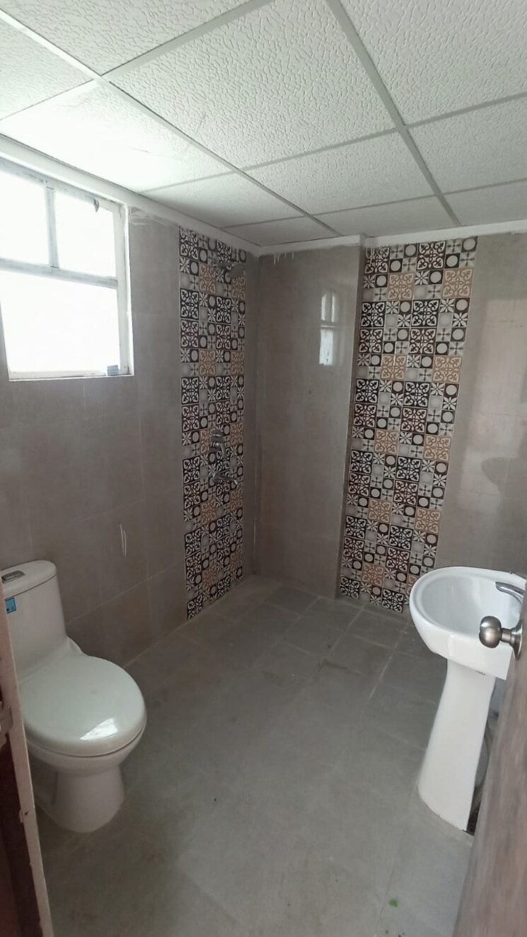 Bathroom, neelkanth-dreamz 3 Bedroom 1780 Sq.Ft. Apartment In Raebareli Road Lucknow 8180503