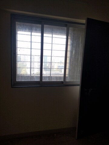 Room in 1 BHK Apartment at Ghatkopar East – for Rent
