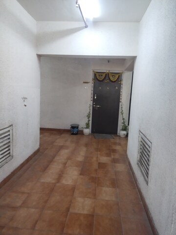 Room in 2 BHK Apartment at Kurla East – for Rent