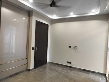 Room in 3 BHK Builder Floor at Greater Kailash I – for Rent