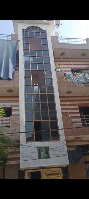 Staircase in 6+ BHK Independent House at Anand Vihar – for Sale