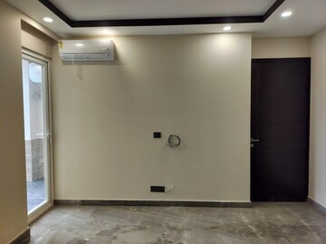 Room in 3 BHK Builder Floor at Greater Kailash I – for Rent