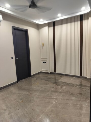 Room in 3 BHK Builder Floor at Greater Kailash I – for Rent