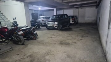 Parking in 3 BHK Builder Floor at Pratap Vihar – for Sale