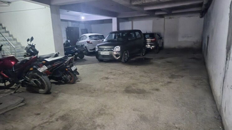  Parking, pratap vihar 3 Bedroom 1350 Sq.Ft. Builder Floor In Pratap Vihar Ghaziabad 8180533