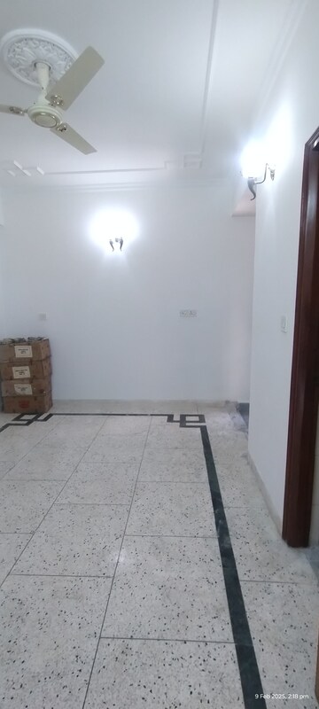 Furnished Amenities in 3 BHK Builder Floor at Sector 4, Dwarka – for Sale