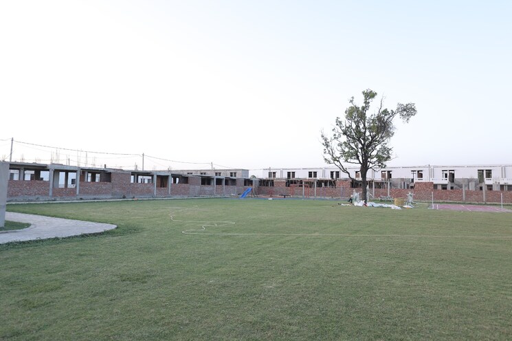 Master Bedroom, halwasiya-shivlar-sambandh 2 Bedroom 645 Sq.Ft. Independent House In Sultanpur Road Lucknow 8180553