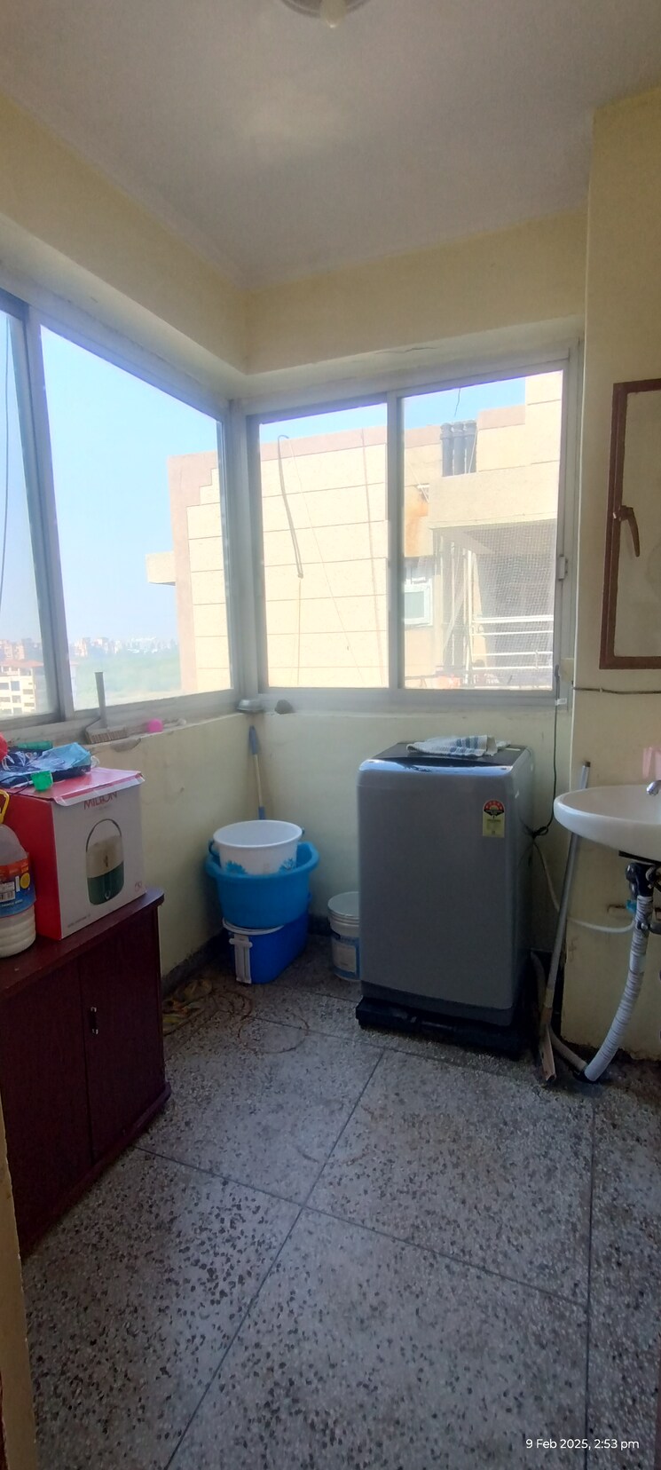 Other, sector 10 dwarka 3 Bedroom 1600 Sq.Ft. Apartment In Sector 10 Dwarka Delhi 8180563