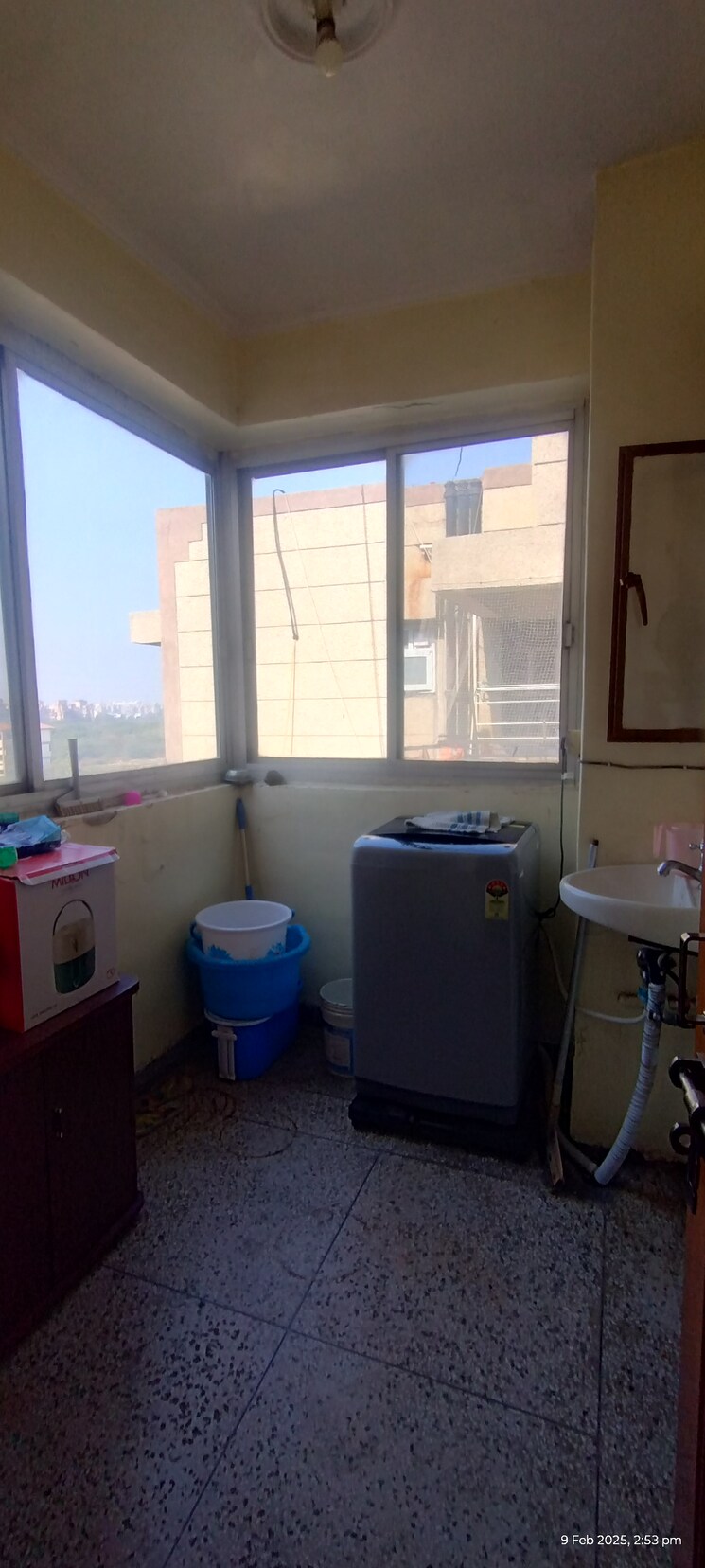 Other, sector 10 dwarka 3 Bedroom 1600 Sq.Ft. Apartment In Sector 10 Dwarka Delhi 8180563