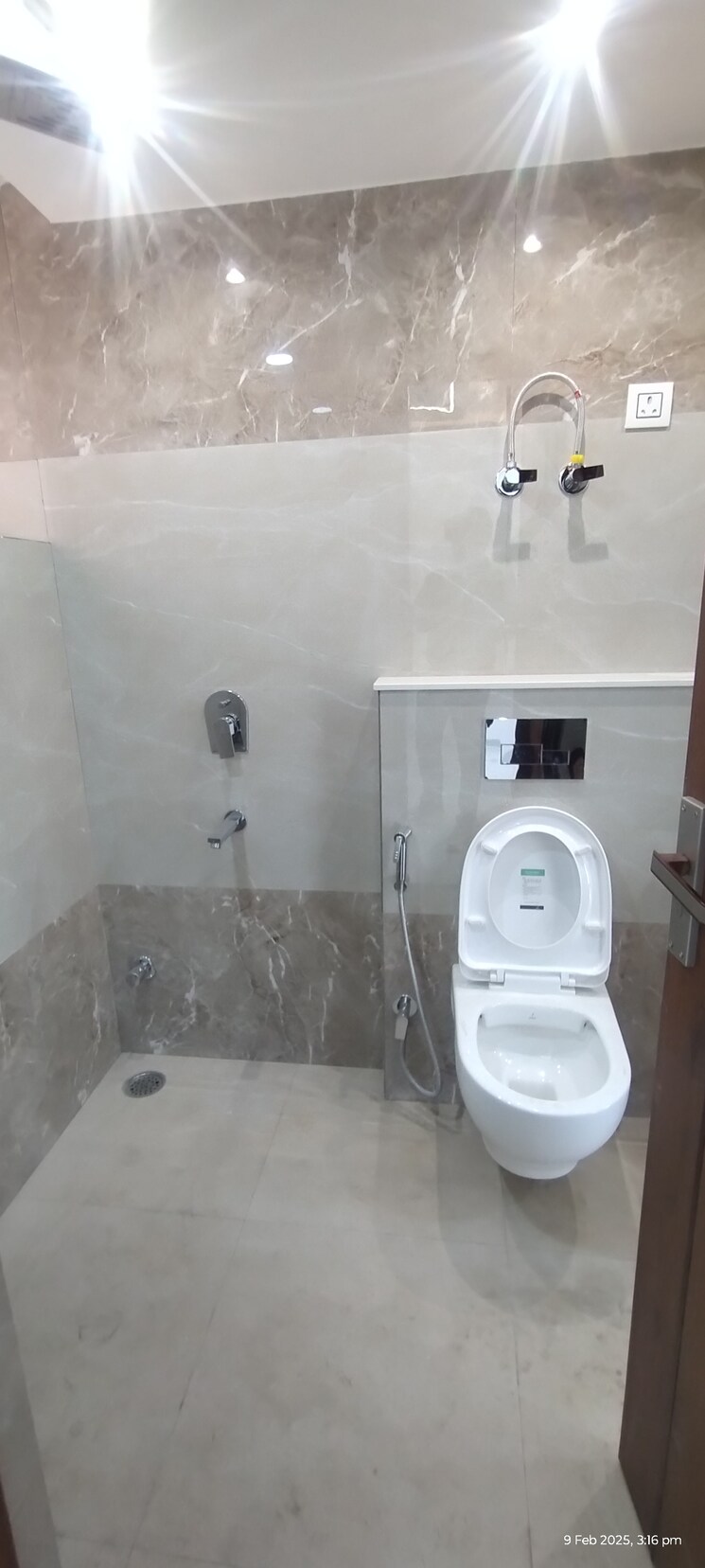 Attached Bathroom, sector 7 dwarka 3 Bedroom 1600 Sq.Ft. Apartment In Sector 7 Dwarka Delhi 8180572
