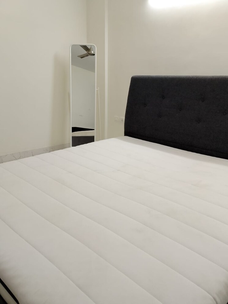 Room, golden-key 4 Bedroom 5000 Sq.Ft. Penthouse In Benson Town Bangalore 8180608