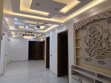 Living Room in 3 BHK Builder Floor at Puri Kohinoor, Sector 89 – for Rent
