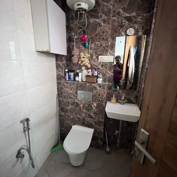 Team Area in 2 BHK Builder Floor at Sector 52 – for Rent