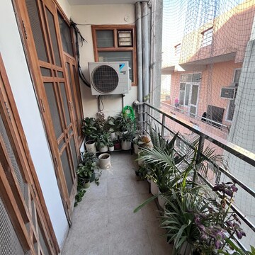 Balcony in 2 BHK Builder Floor at Sector 52 – for Rent