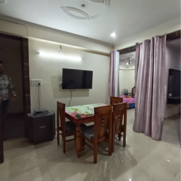 Living Room in 4 BHK Builder Floor at Sector 43 – for Rent