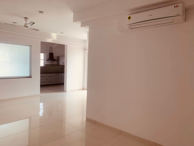 Room, jayabheri-the-summit 3 Bedroom 2075 Sq.Ft. Apartment In Narsingi Hyderabad 8180655