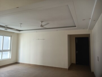 Room in 4 BHK Apartment at The 3C Lotus Panache, Sector 110 – for Rent