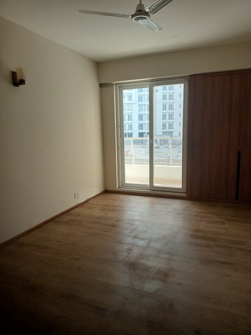 Room in 4 BHK Apartment at The 3C Lotus Panache, Sector 110 – for Rent