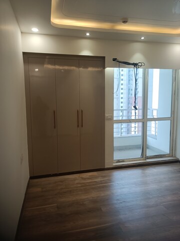 Room in 4 BHK Apartment at The 3C Lotus Panache, Sector 110 – for Rent