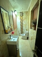 5 BHK + Servant Room 180 Sq.Mt. Independent House in RWA Apartments Sector 41